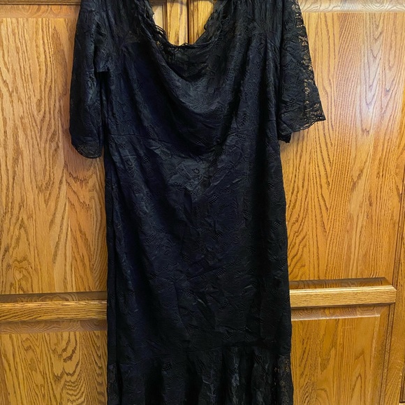 Gorgeous Black Off The Shoulder Lace Dress with Black Underlining.  Shein 3X. - Picture 2 of 10